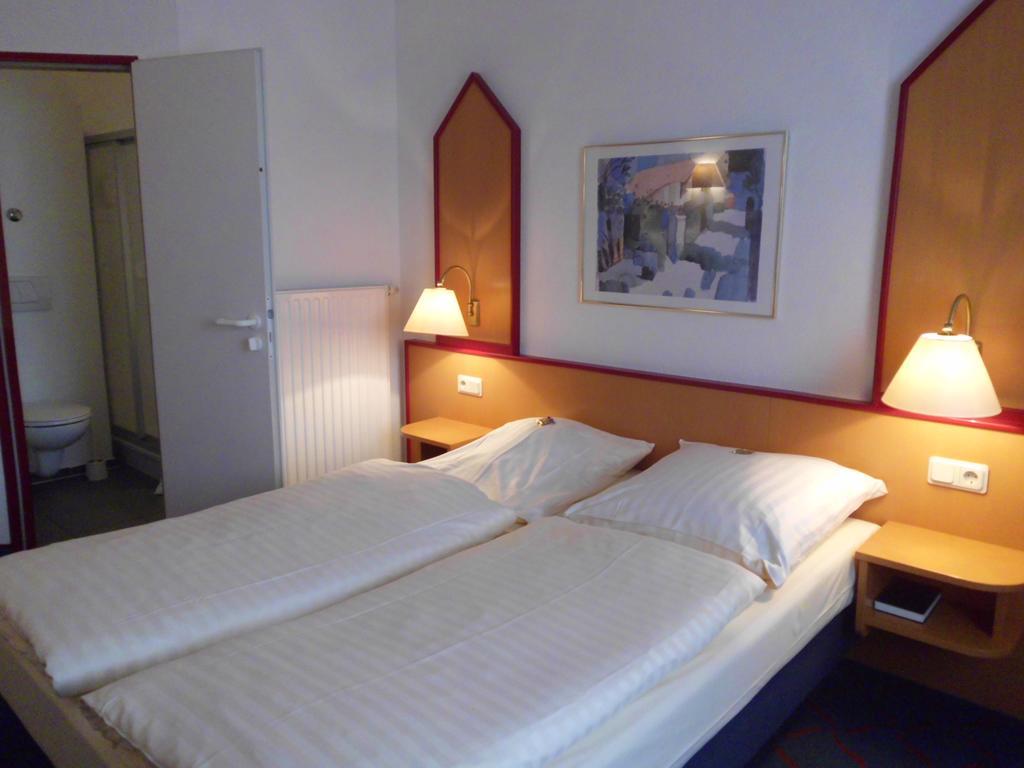 Hotel Montana Lauenau Eksteriør bilde