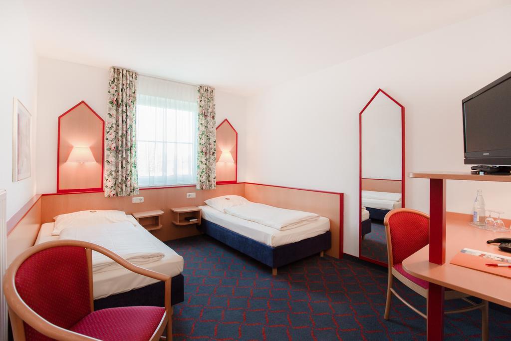 Hotel Montana Lauenau Eksteriør bilde