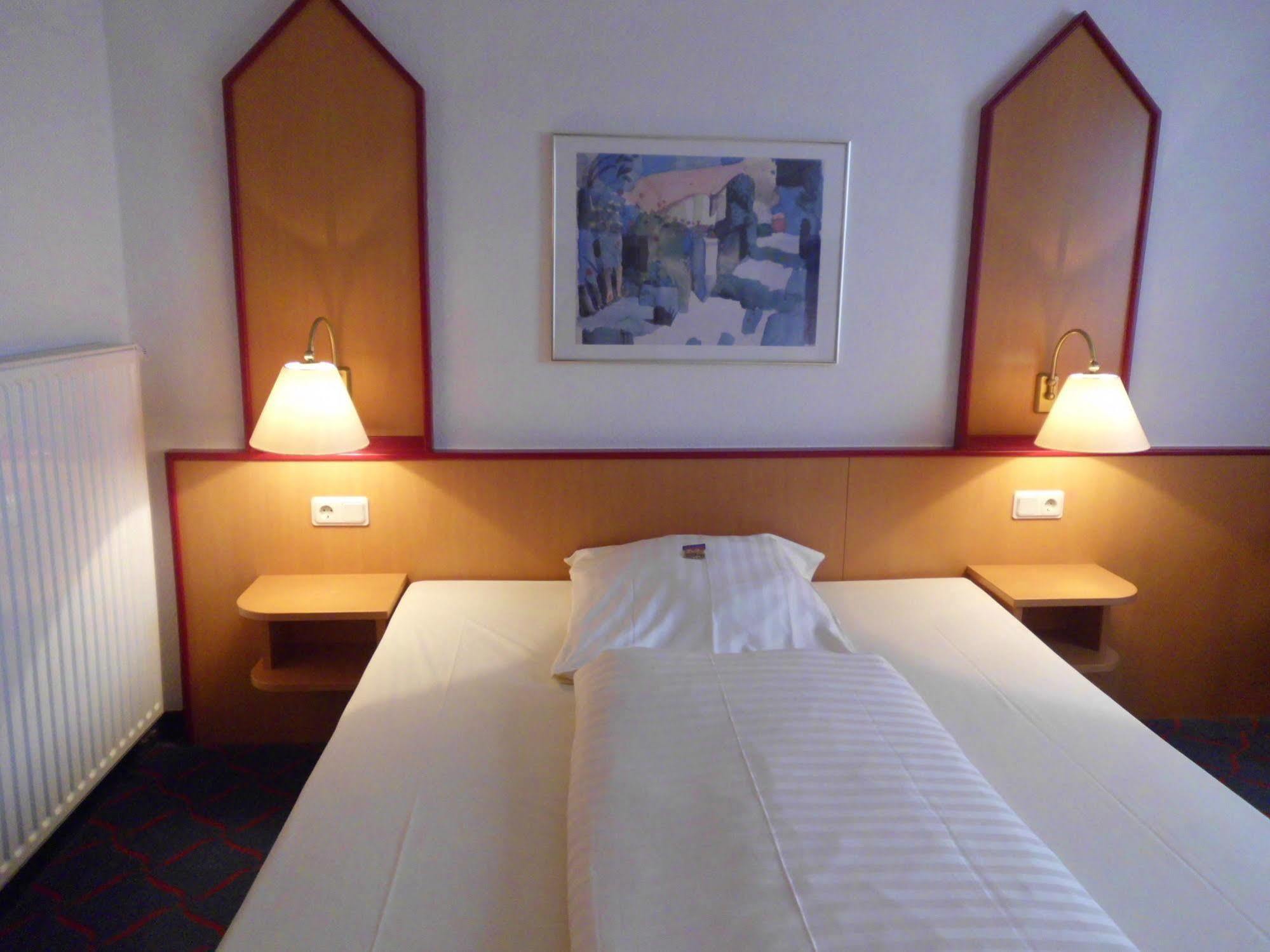 Hotel Montana Lauenau Eksteriør bilde