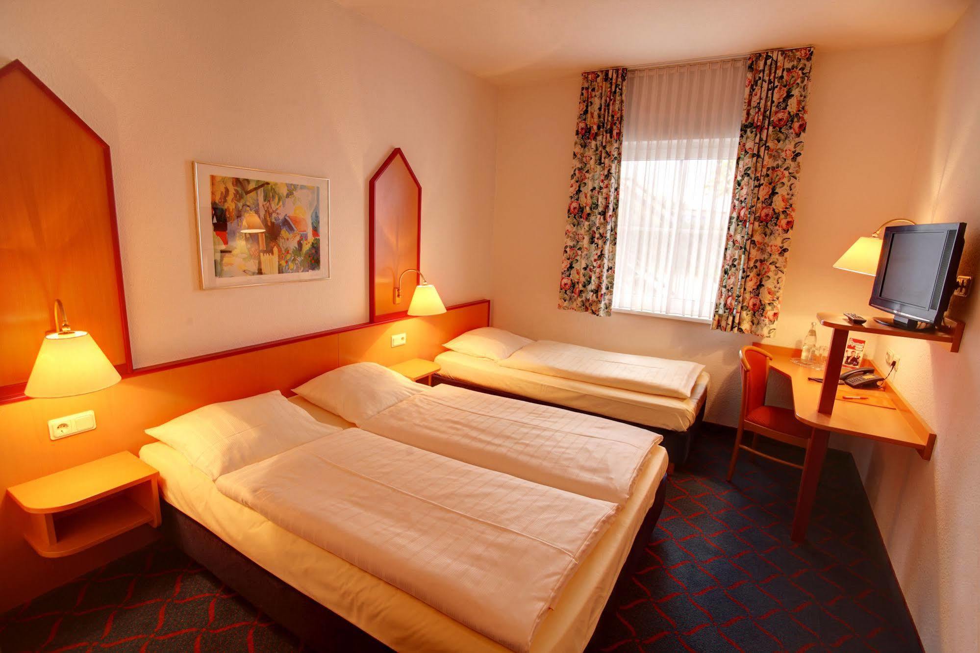 Hotel Montana Lauenau Eksteriør bilde