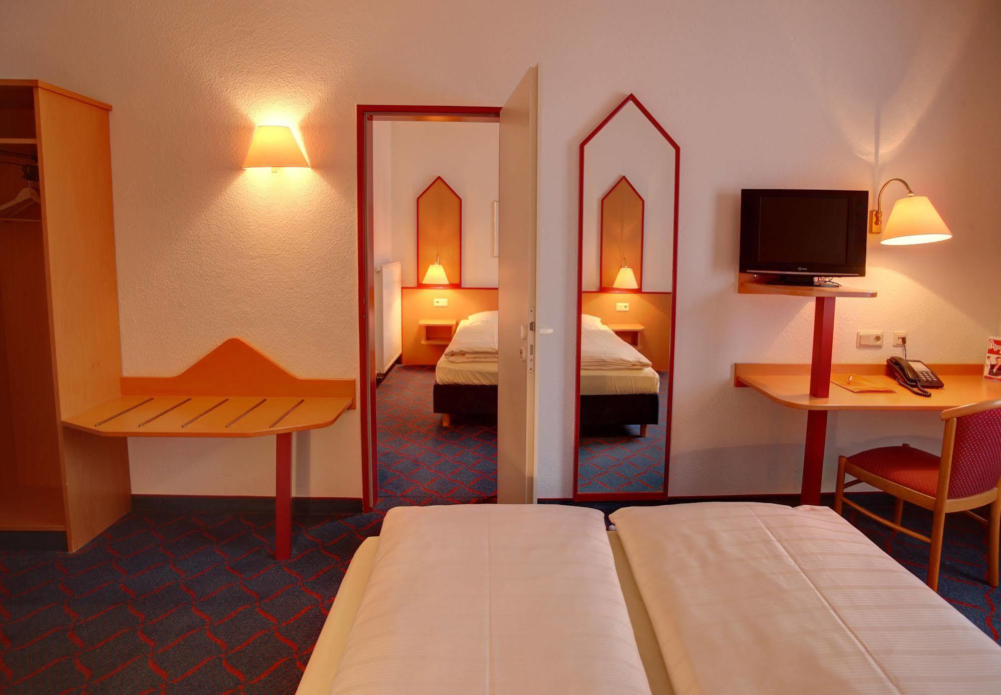 Hotel Montana Lauenau Eksteriør bilde